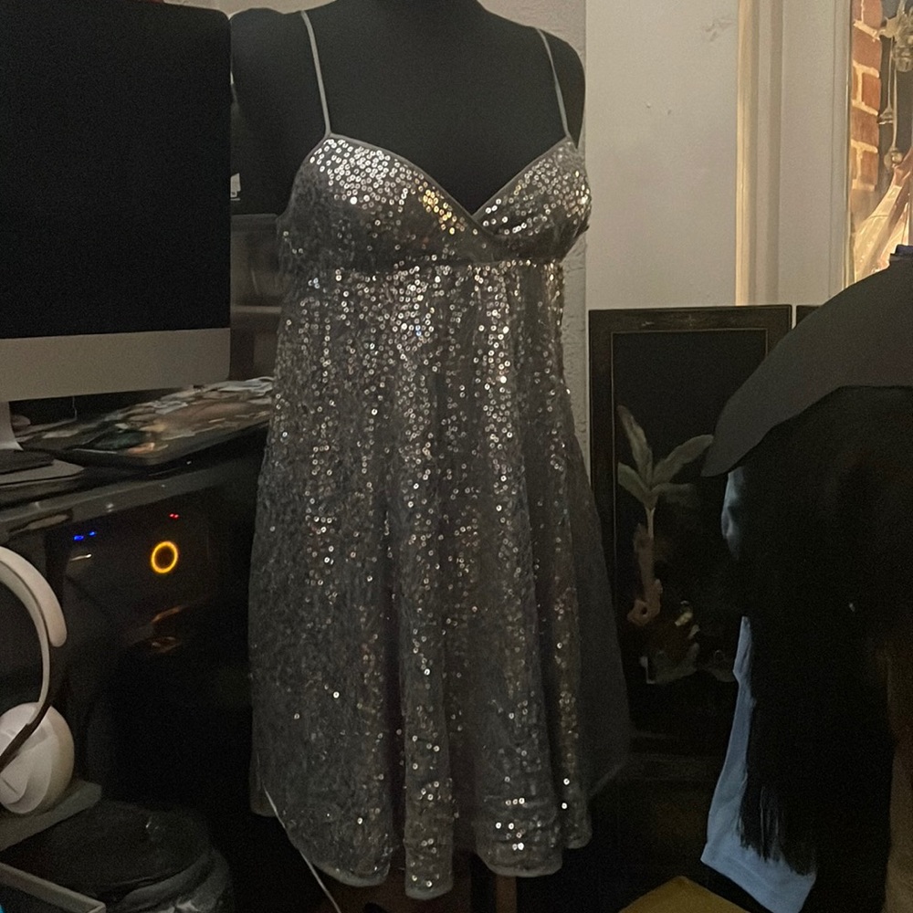 Dress - Picture 2 of 5